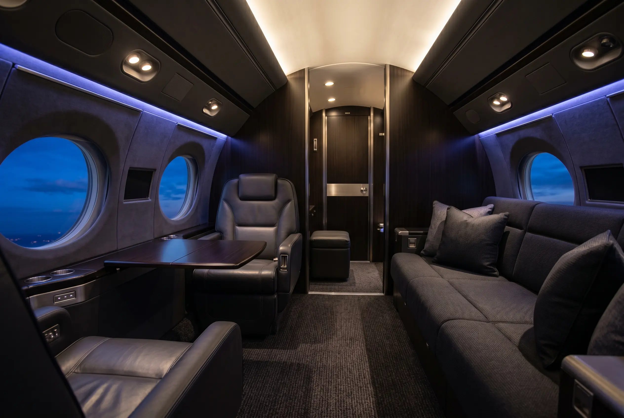 Private aft stateroom in a Gulfstream G550 during a New York to Miami flight